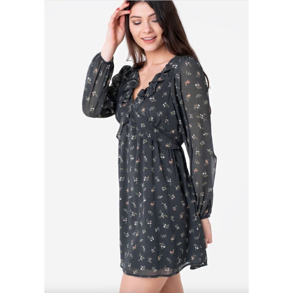 New with tags American Eagle Floral V Neck Dress SZ S